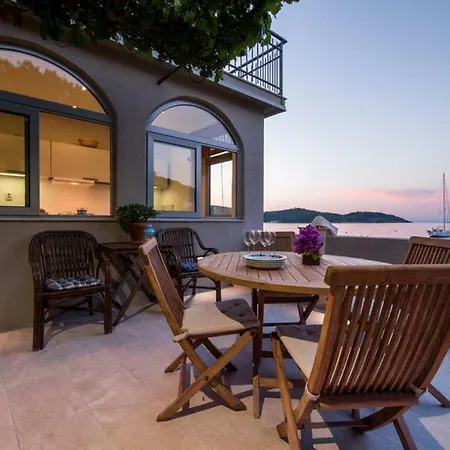 House Sonata Villa Vis