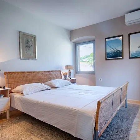 House Sonata Villa Vis